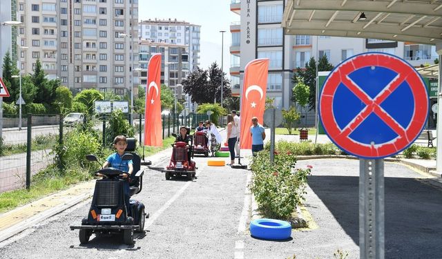 Yeşilyurt Trafik Eğitim Parkı'nda 6 Bin 820 öğrenciye uygulamalı trafik eğitimi verildi