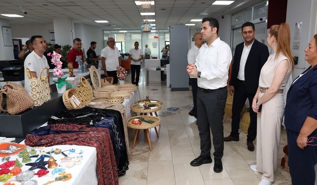Akdeniz'de 'Emekten Sahneye' yılsonu sergisi