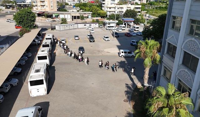 Mersin'de 13 milyar TL'lik yasa dışı bahis operasyonu: 37 tutuklama