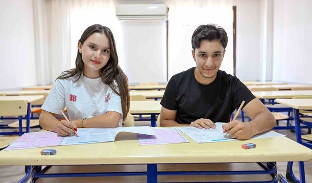 Mersin'de ücretsiz kurs desteğiyle 396 öğrenci üniversiteli oldu