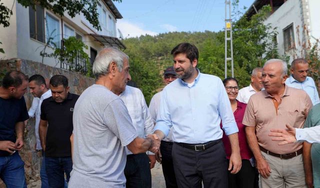 Tarsus'ta kırsal mahalle yollarına bakım ve yenileme çalışması