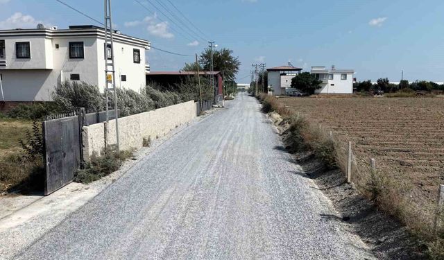 Tarsus'ta tarımsal ulaşım için 4 bin 200 metrelik yol yenilendi