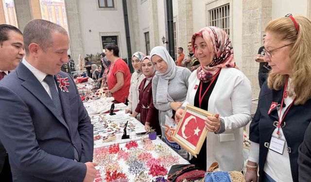 Cumhuriyet coşkusu ilmek ilmek işlendi