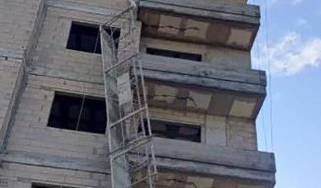 Mersin'de inşaat iskelesinden düşen işçi hayatını kaybetti