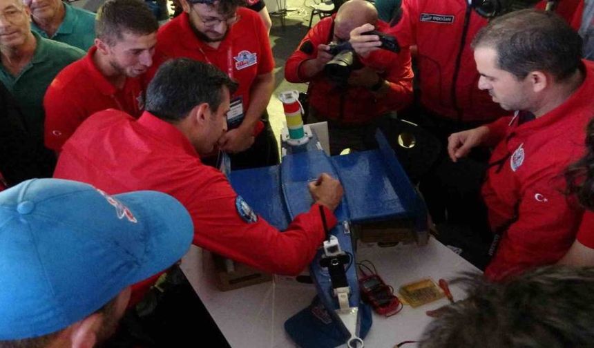 Selçuk Bayraktar, insansız deniz aracı yarışmacılarıyla bir araya geldi