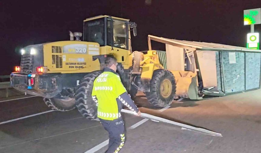 Aksaray’da polisin karayolunda konteyner mücadelesi