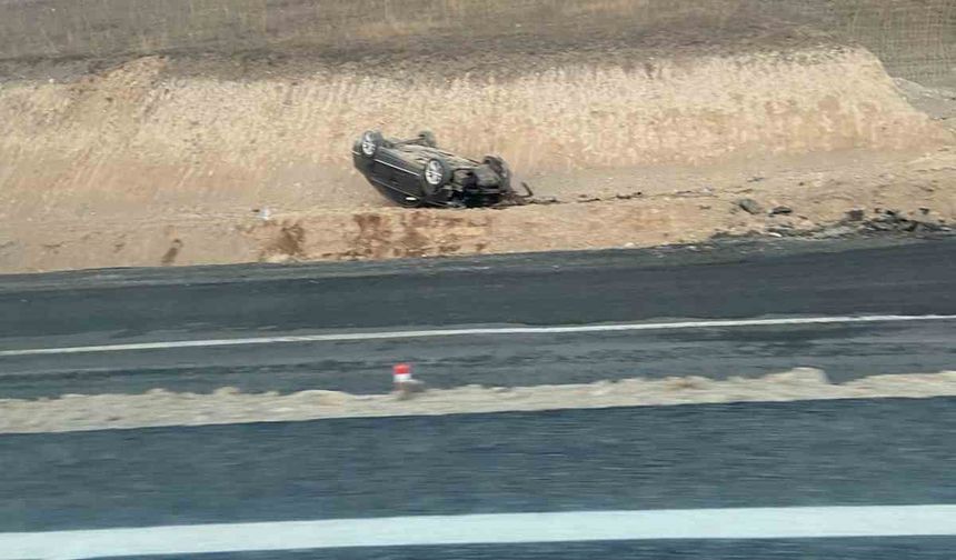 Ardahan’da yoldan çıkan otomobilin sürücüsü yaralandı