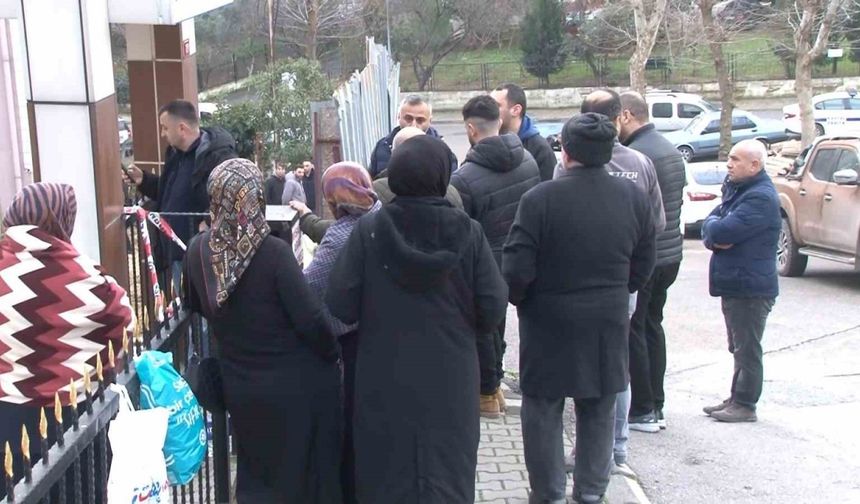 Kartal’da toprak kayması: Binadakiler tahliye edildi