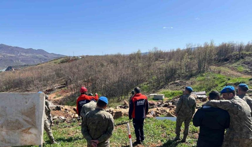 Tunceli’de komando personeline arama kurtarma eğitimi