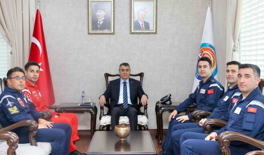 Türk Yıldızları Ekibi Vali Toros ve Başkan Seçer’i ziyaret etti