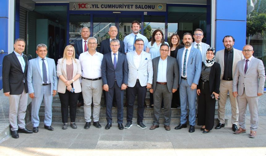 Defterdar Uzun'dan SMMMO'ya Kutlama Ziyareti