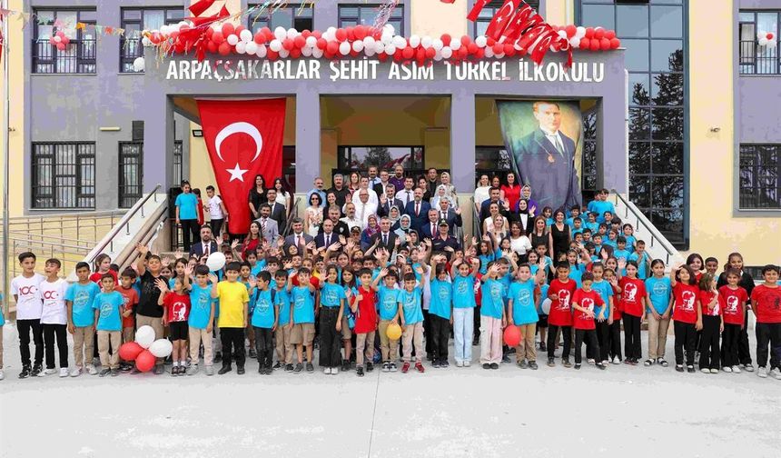 Vali Toros:" Bir kahramanın mirasına, sadakatin ifadesidir"