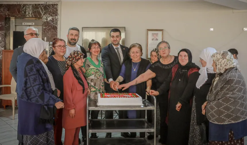 Ankara Keçiören'de huzurevi sakinlerine sürpriz ziyaret