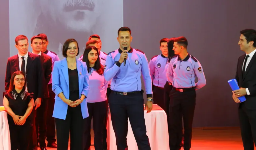 İzmir Karabağlar'da aday memurlar yemin etti