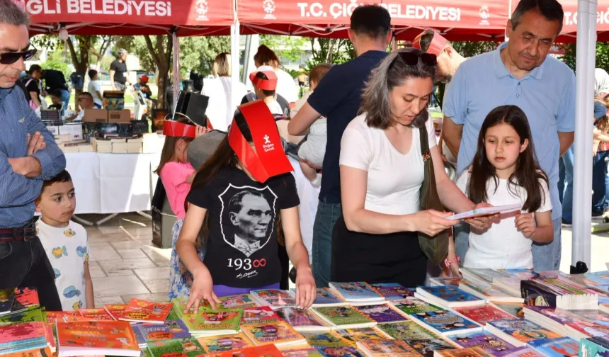 Kitapların büyülü dünyasına yolculuk Çiğli’de sürüyor