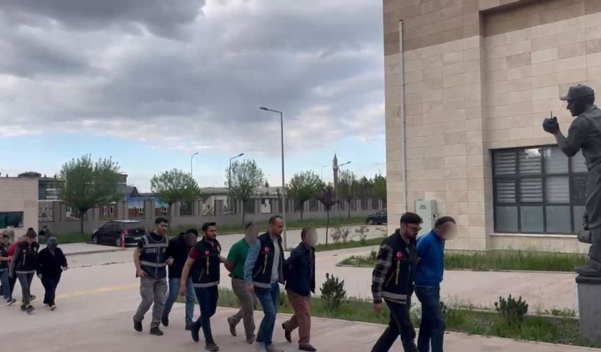 Afyonkarahisar’da fuhuş operasyonu: 4 kişi tutuklandı, 12 kadın kurtarıldı