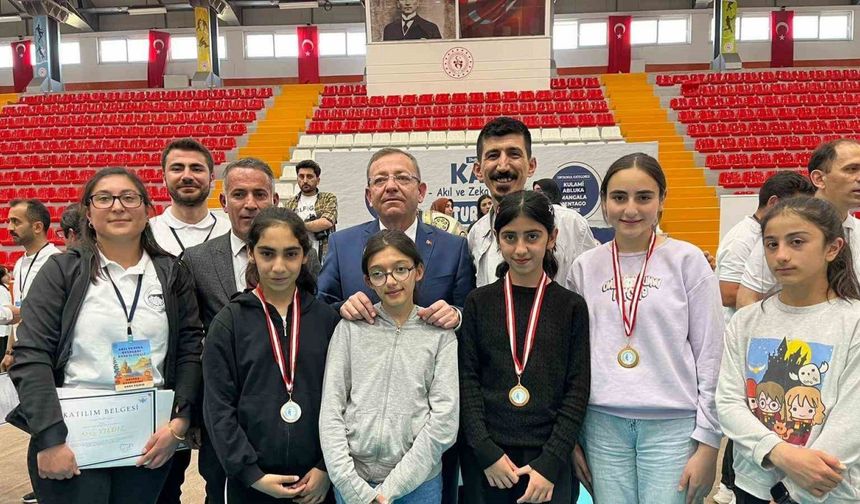 Akyakalı öğrenciler Akıl ve Zeka Oyunları’nda dereceye girdi