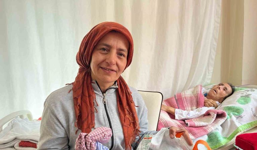 Alzheimer annesine bakmak için diktiği toka için siparişleri patladı