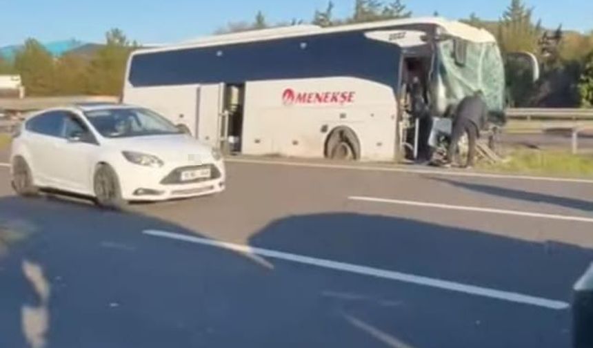 Ankara’da geziden dönen öğrencileri taşıyan otobüs bariyerlere çarptı: 4 yaralı