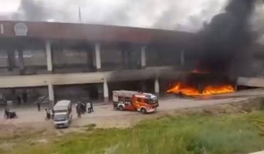 Ankara’da pazar yerinde yangın