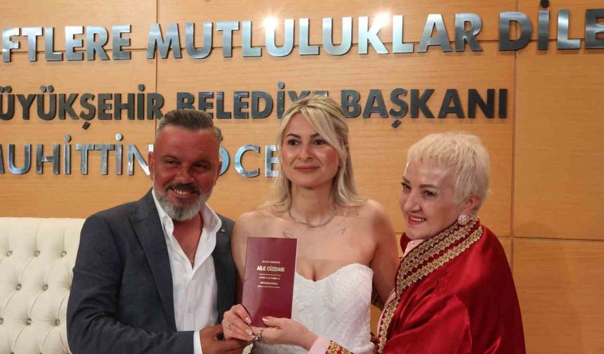 Antalya Büyükşehir Belediyesi nikah salonunda "05.05.2025" yoğunluğu