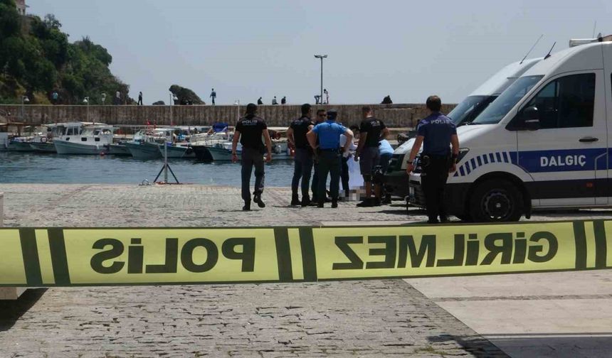 Antalya’da denizde bir kişinin cansız bedeni bulundu