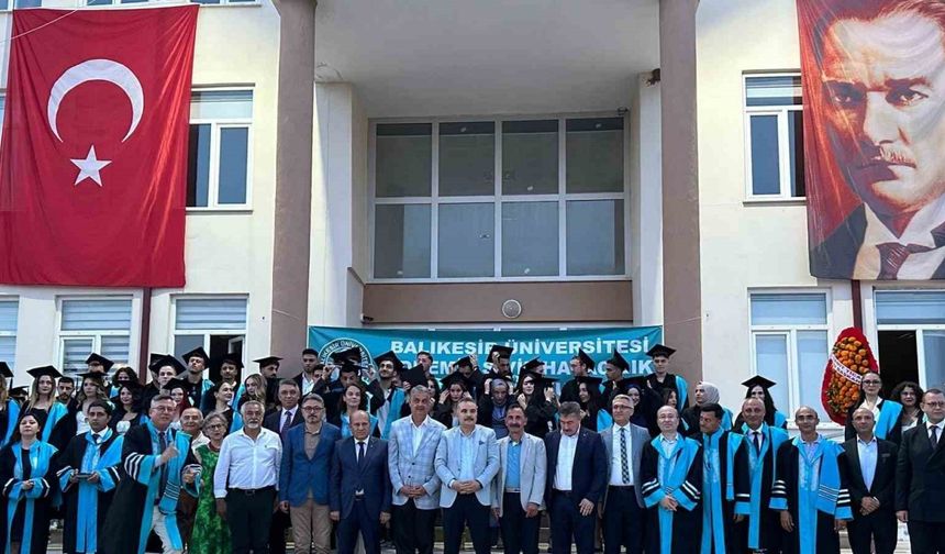 Balıkesir Üniversitesi Edremit Havacılık Yüksek Okulu’nda Mezuniyet Töreni