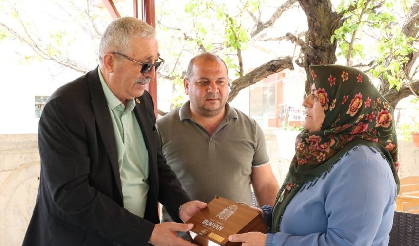 Başkan Metin şehit annelerini unutmadı