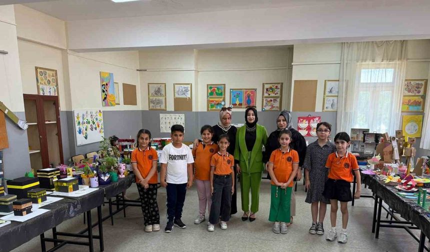 Batman’da öğrenciler çevre bilinci kazanarak atık malzemelerden ders materyalleri oluşturdu