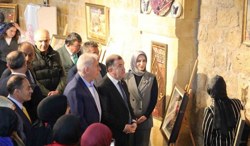 Bayburt’ta Gençlik Haftası etkinlikleri sergi açılışıyla başladı