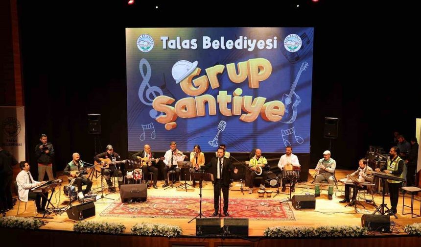 Belediye personeli 1 Mayıs’ta kulakların pasını sildi