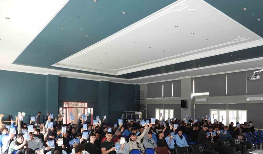 Bin 610 öğrenci teröre karşı bilgilendirildi
