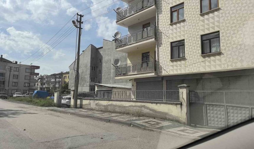 Bursa’da balkondan düşen çocuk yaralandı