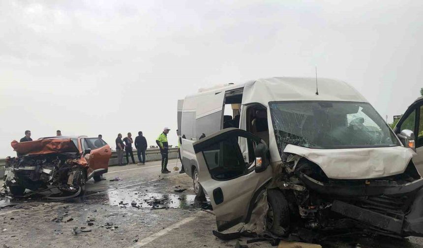 Bursa’da feci kaza: Kazayı bırakıp birbirlerine girdiler
