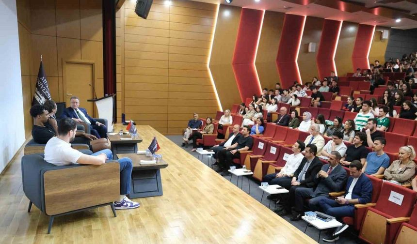 Bursaspor Basketbol Başkanı Sezgin Mudanya Üniversitesi’nde öğrencilerle buluştu