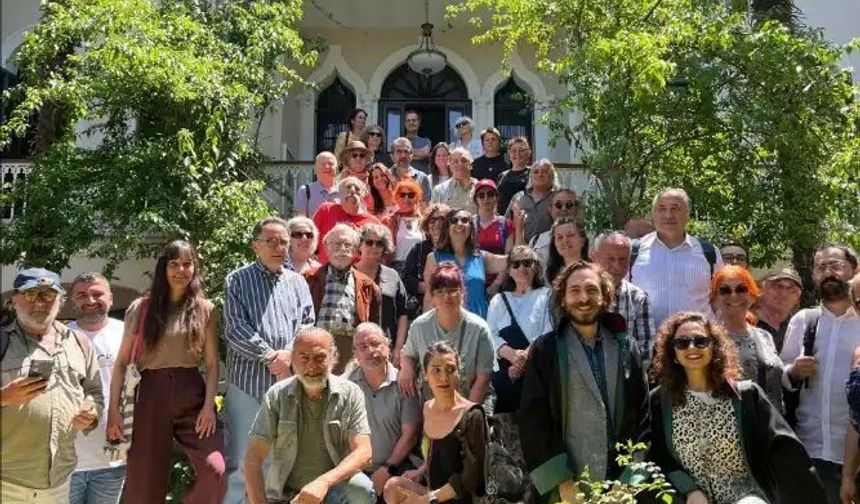 Büyükada "Azmanbüs" protestosu davasında aktivistler hakim karşısına çıktı