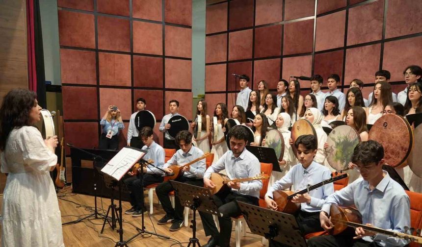 Çanakkale Savaşı döneminde mezun veremeyen Anadolu’nun ilk lisesi, 140’ıncı yılını kutluyor
