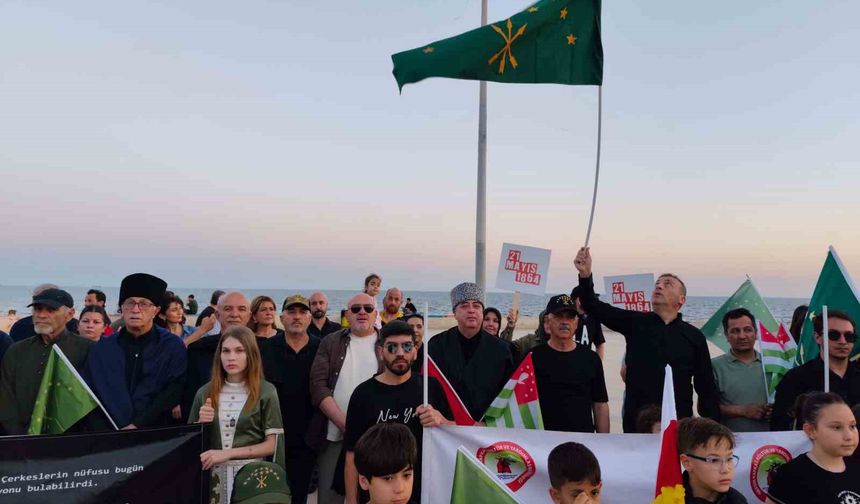 Çerkesler Karadeniz’de yitirdikleri atalarını Akdeniz’de andılar