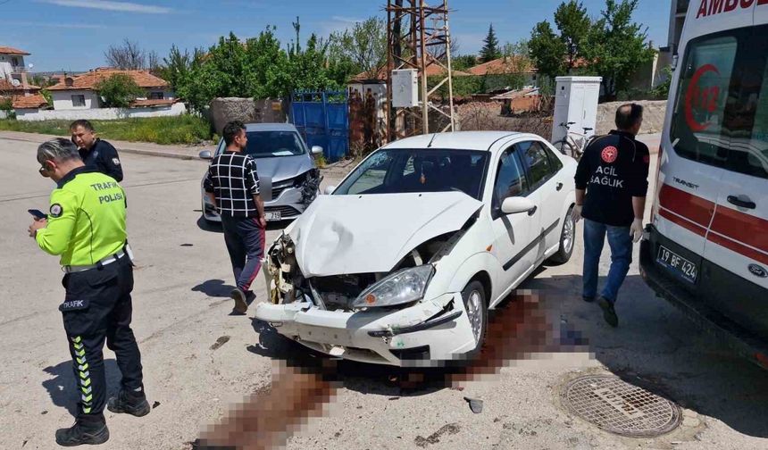 Çorum’da iki otomobil çarpıştı: 8 yaralı
