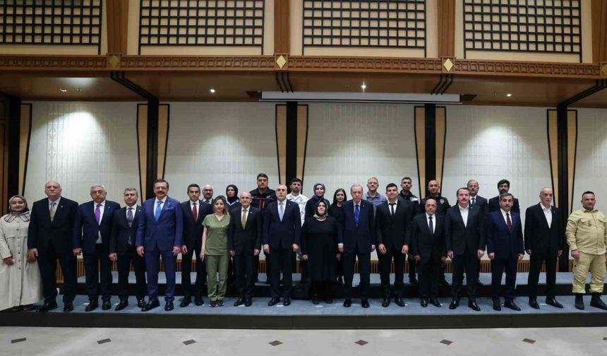 Cumhurbaşkanı Erdoğan işçilerle bir araya geldi
