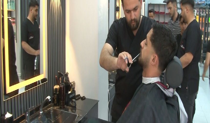 Depremzede kuaförden anlamlı kampanya