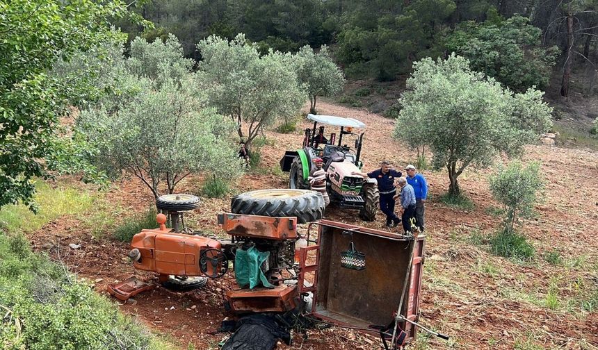 Devrilen traktörün altında kalan yaşlı kadın hayatını kaybetti