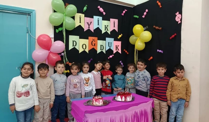 Diyadin’de miniklere ortak doğum günü sürprizi