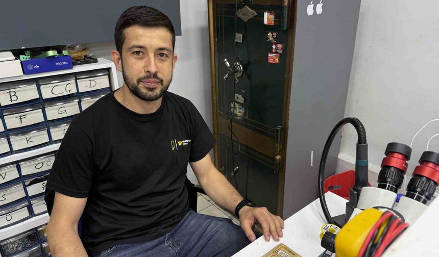 Duman çıkan bataryaları suyla söndürmeye çalıştı