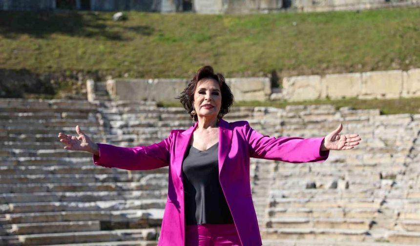 Düzce Film Festivali’nde Hülya Koçyiğit’e ’Yaşam Boyu Onur Ödülü’