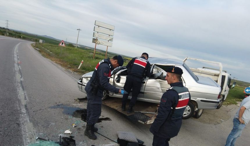 Edirne’de devrilen otomobilin sürücüsü yaralandı