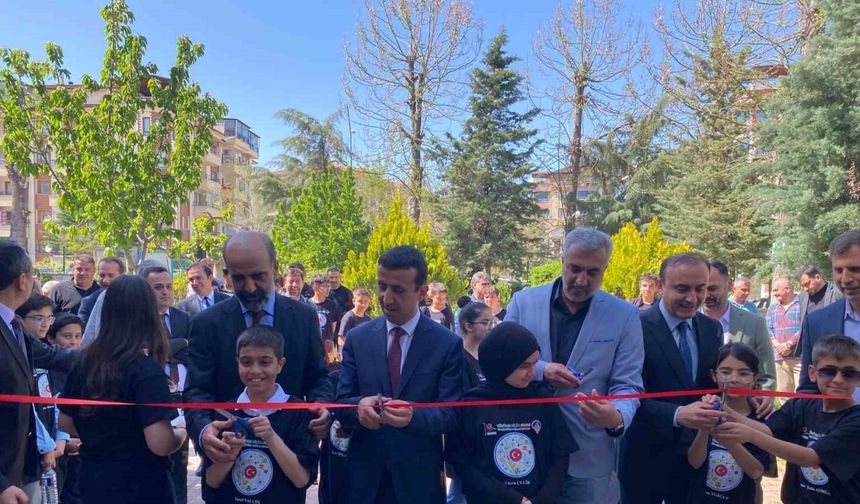 Elazığ’da Bilim ve Sanat Merkezindeki fuara yoğun ilgi