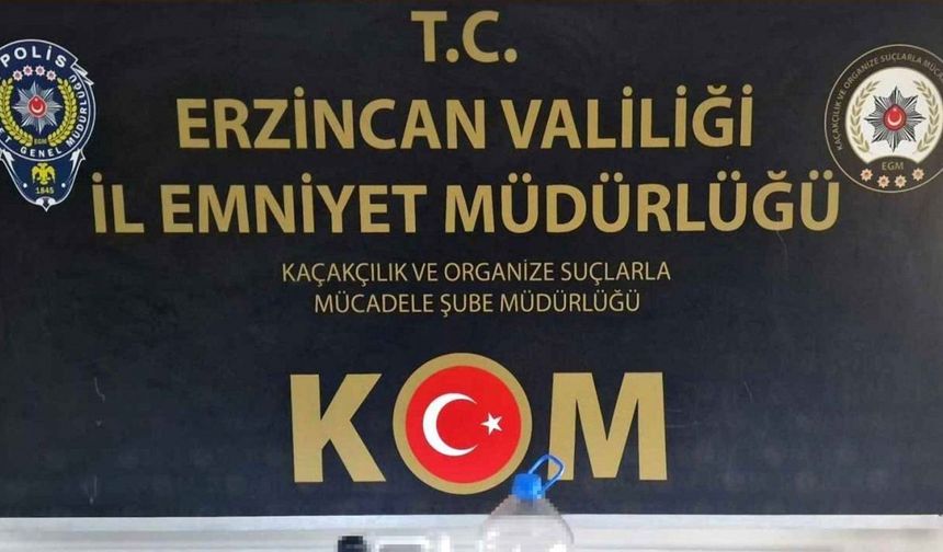 Erzincan’da 8 litre kaçak içki ele geçirildi