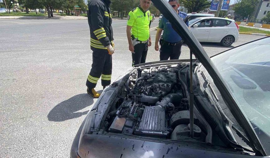 Erzincan’da araç yangını