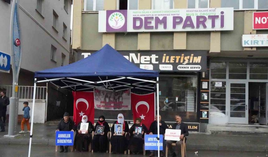 Evlat nöbetinde gözyaşları yerini umuda bıraktı